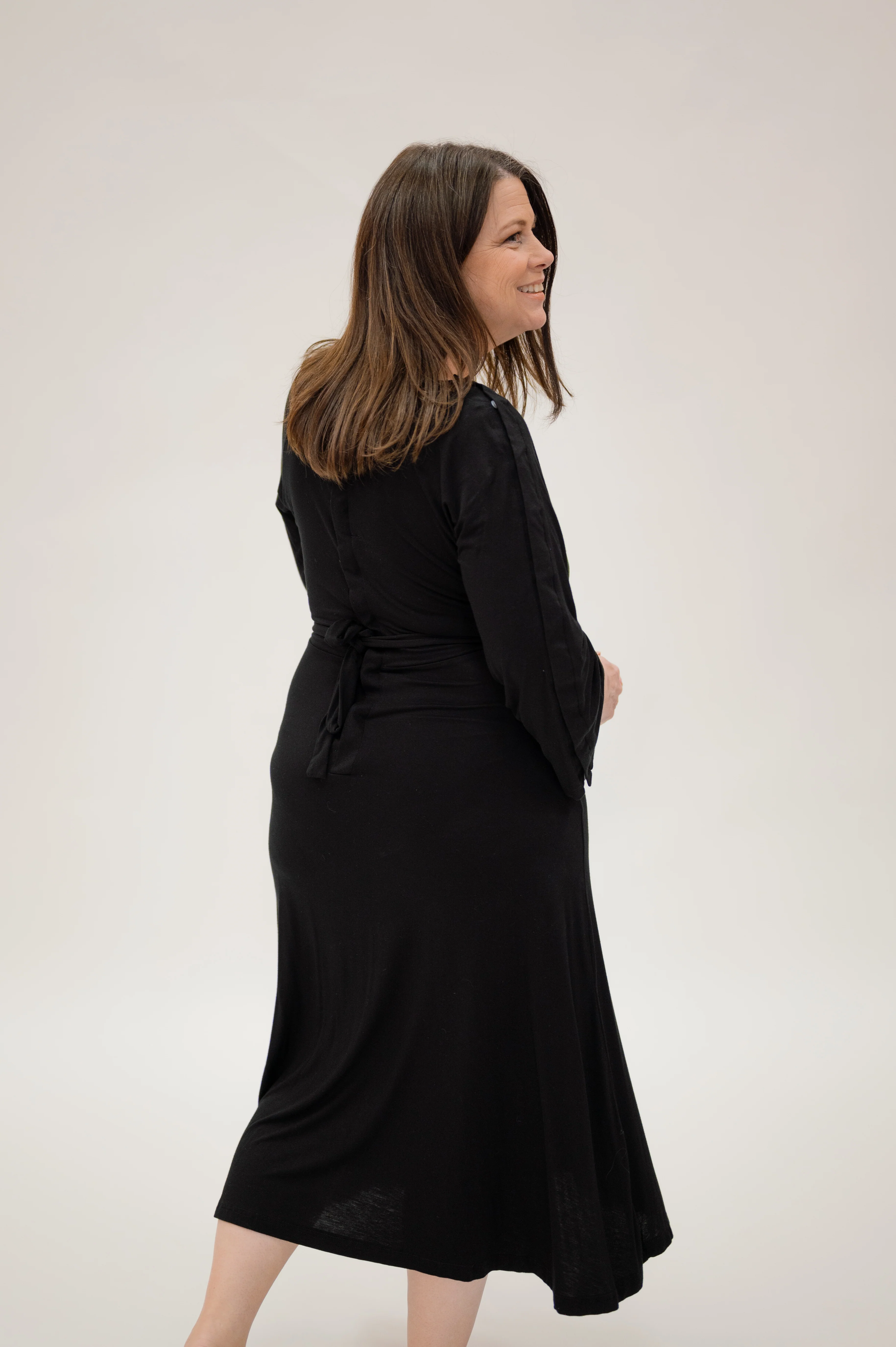 Amelia Labor & Postpartum Gown in Black - Image 5