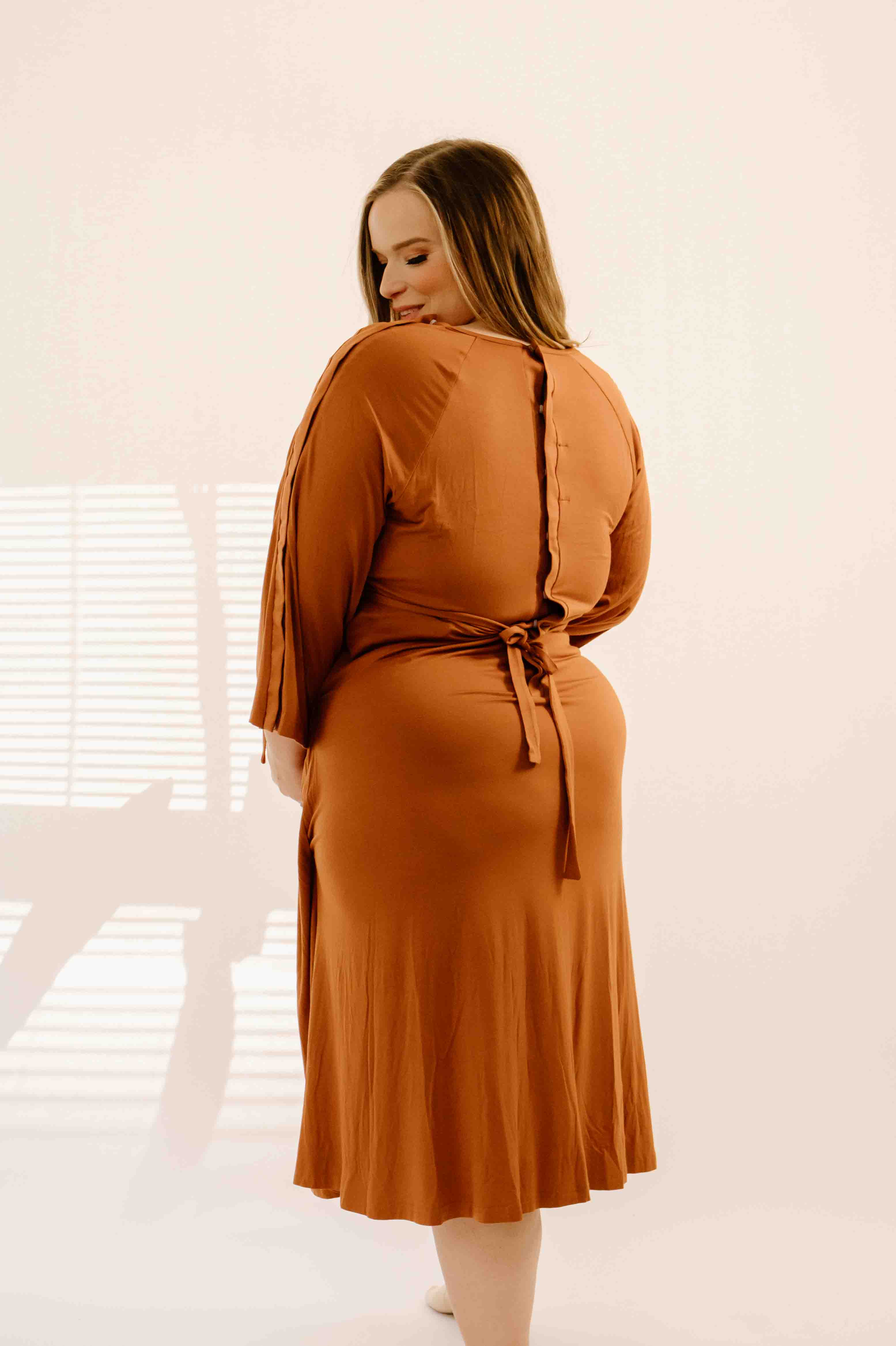 Amelia Labor & Postpartum Gown in Burnt Orange - Image 3