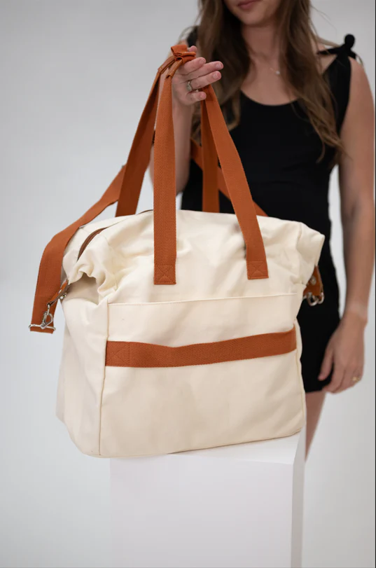 Lila Duffel Bag in Cream - Image 8