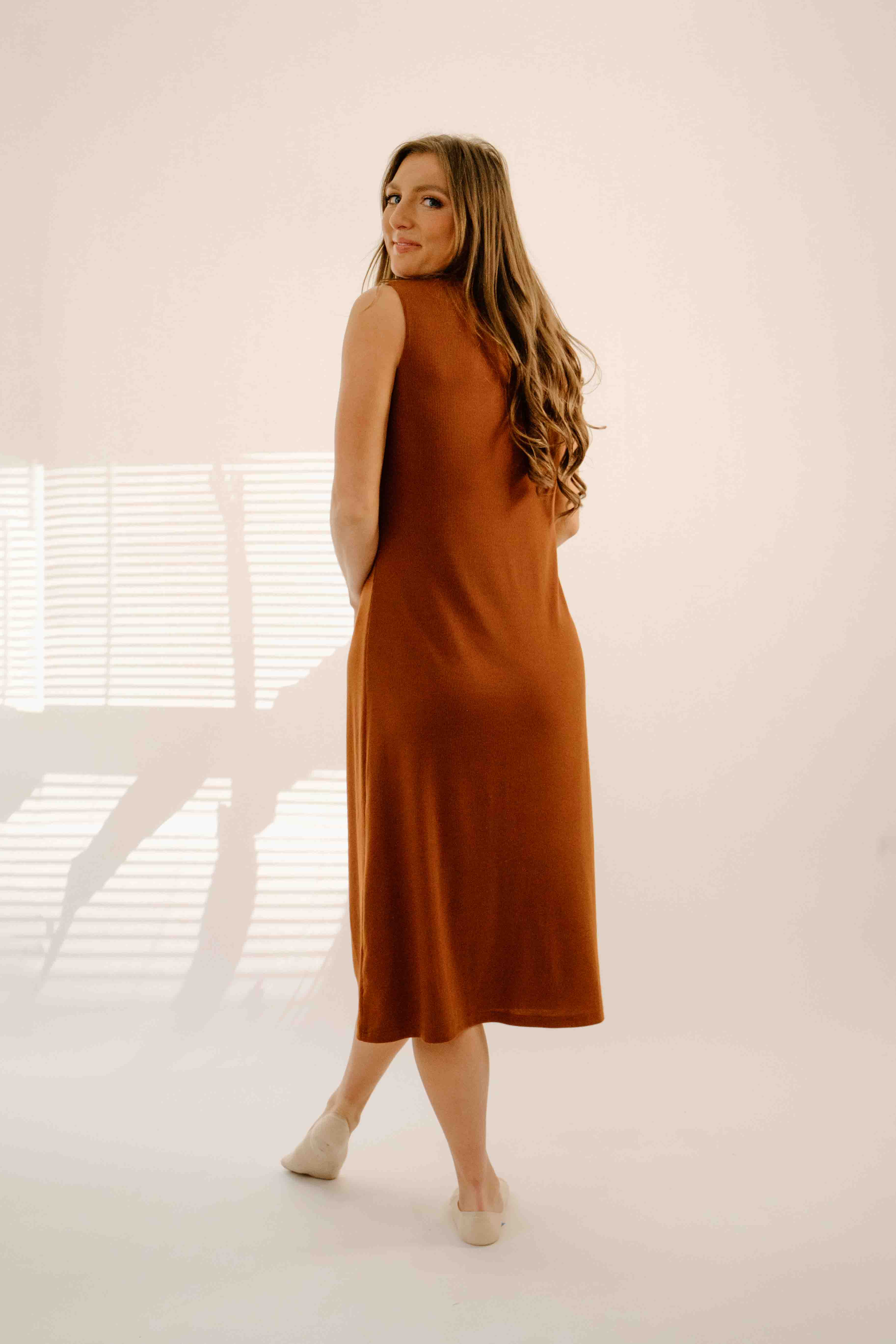 Fiona Nursing Dress in Burnt Orange - Image 3