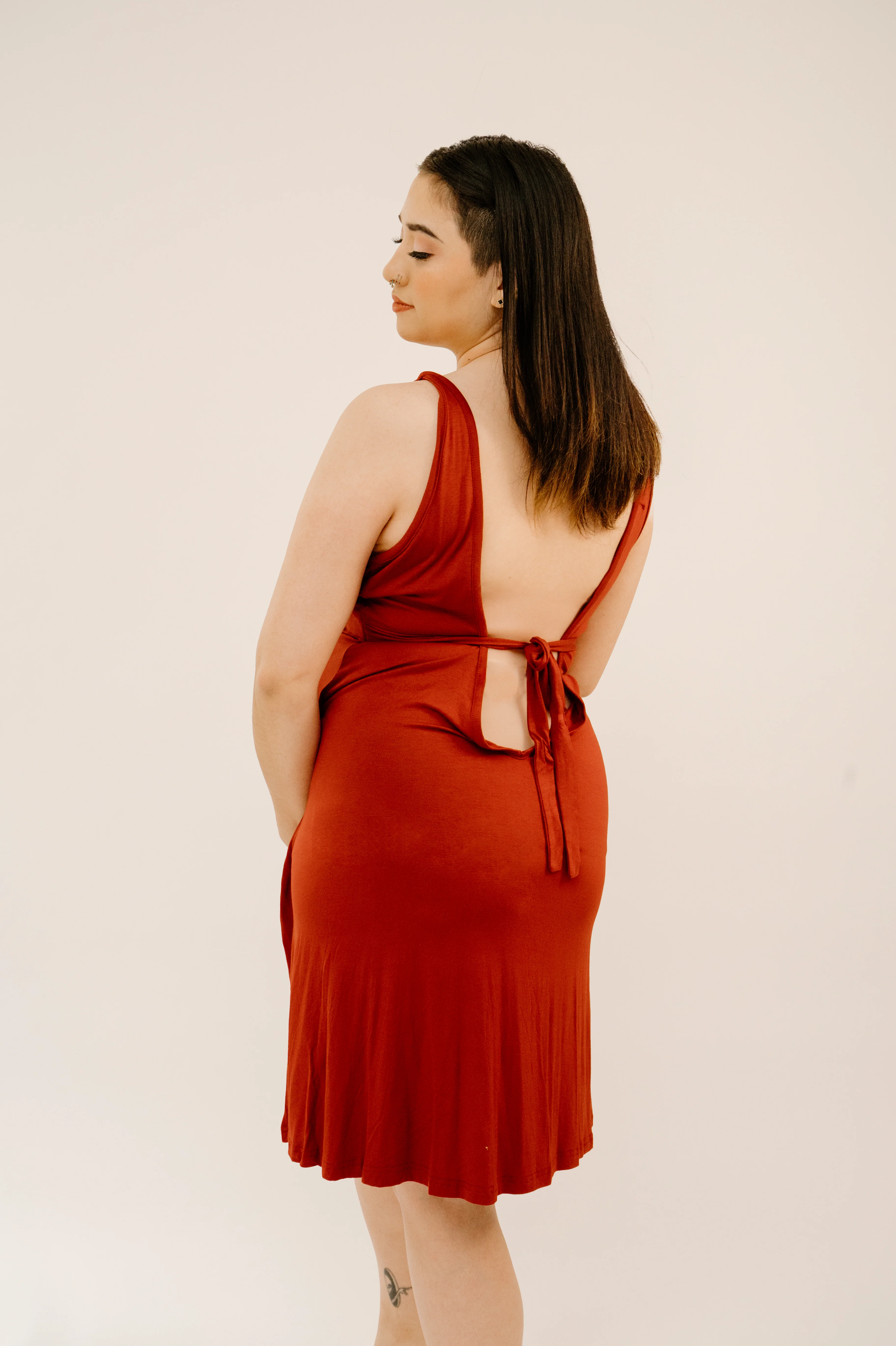 Juliet Labor & Postpartum Gown in Crimson-Limited Time - Image 3