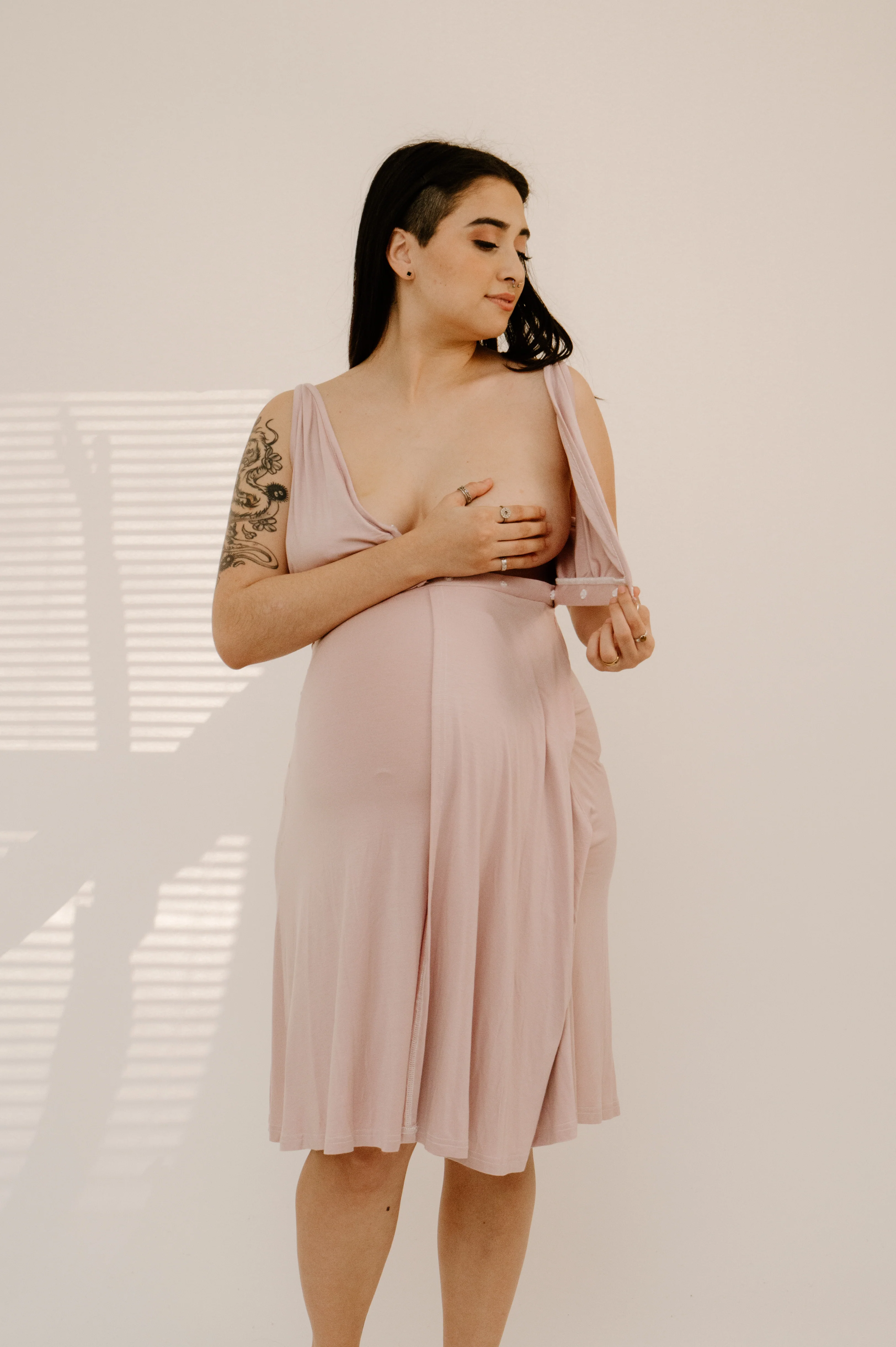 Juliet Labor & Postpartum Gown in Mauve-Limited Time - Image 4