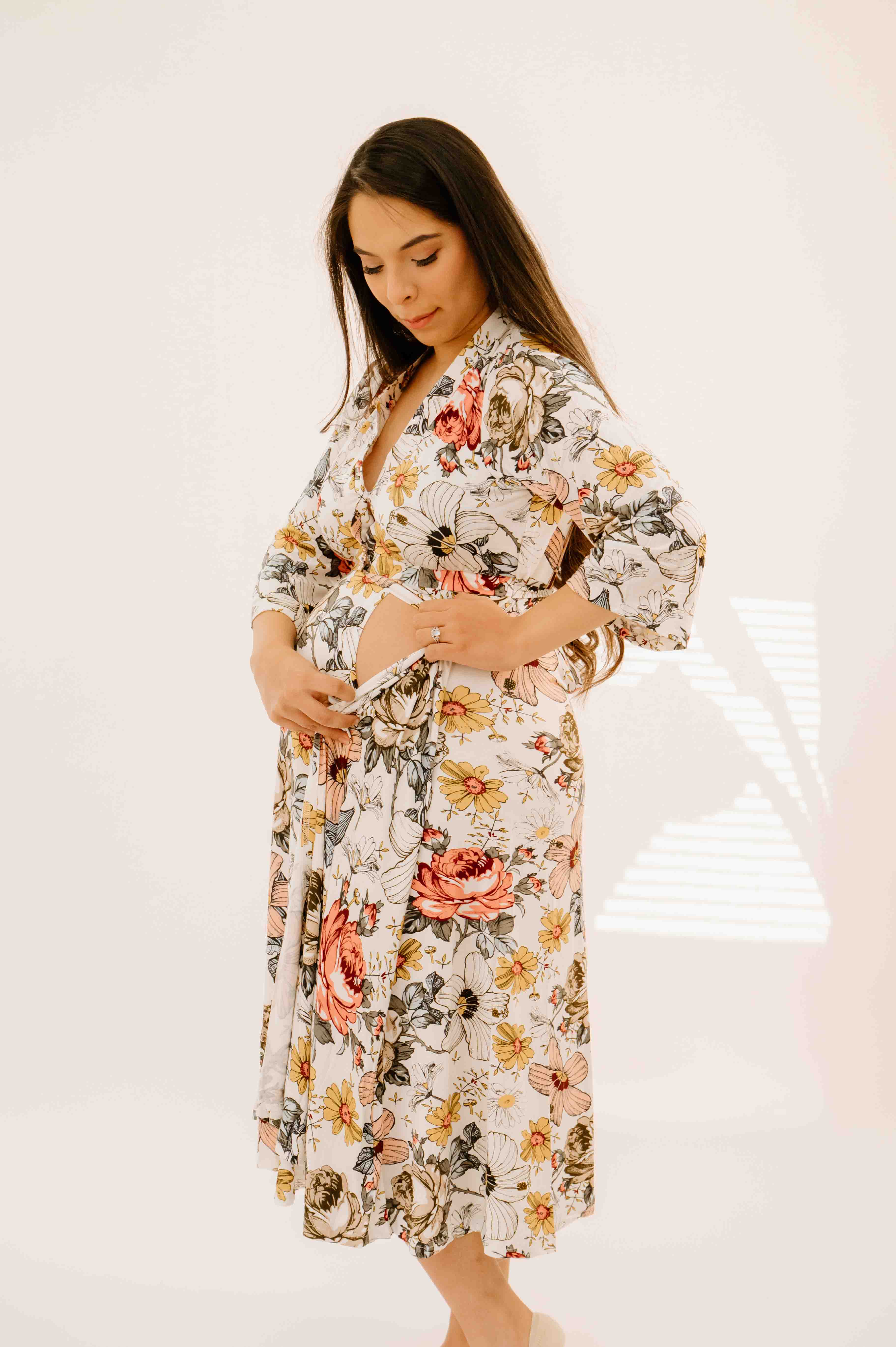 Lila Labor & Postpartum Gown in Vintage Floral - Image 2