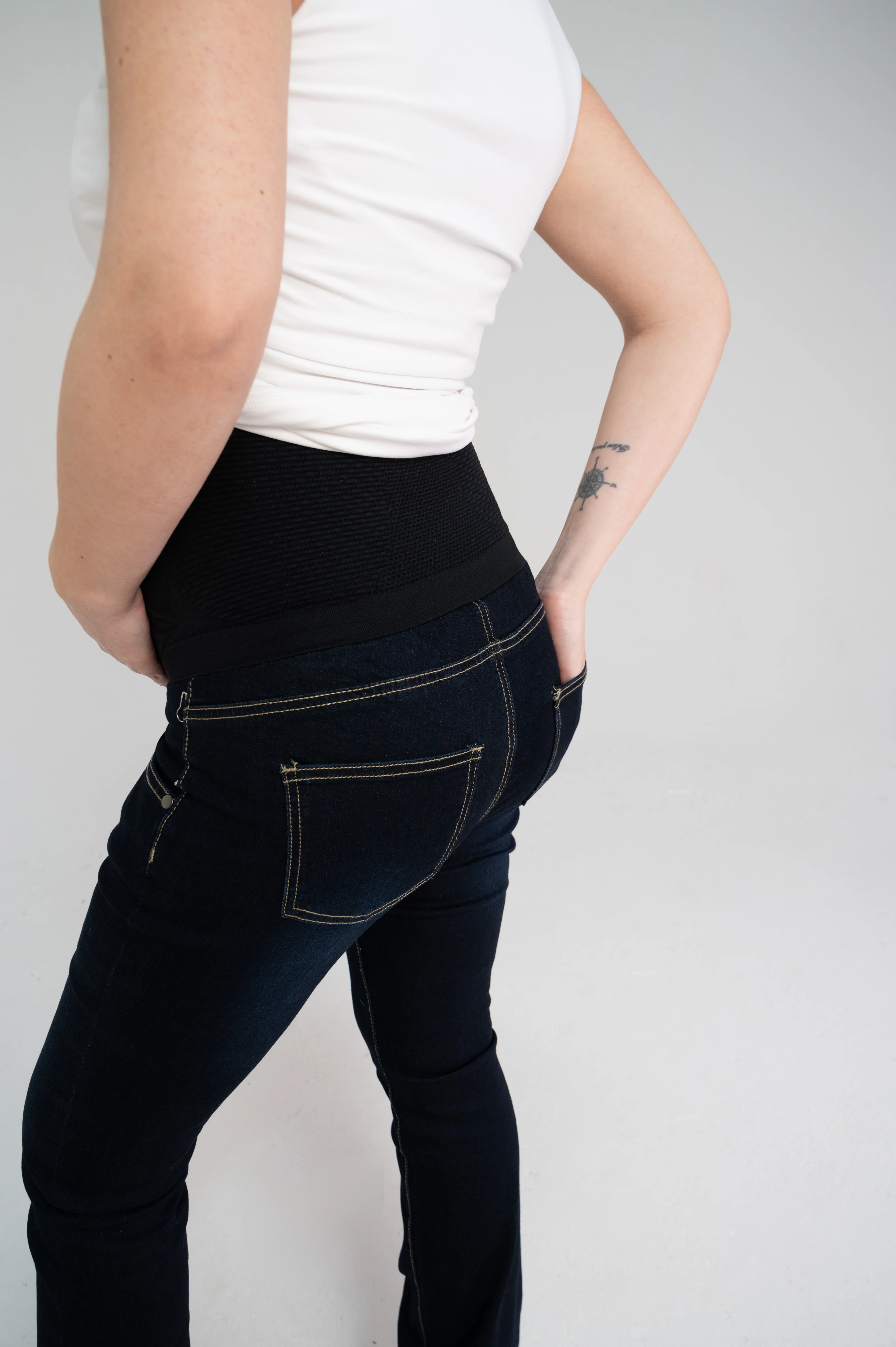 Lila Maternity Bootleg Denim Jeans Ultra Dark - Image 3