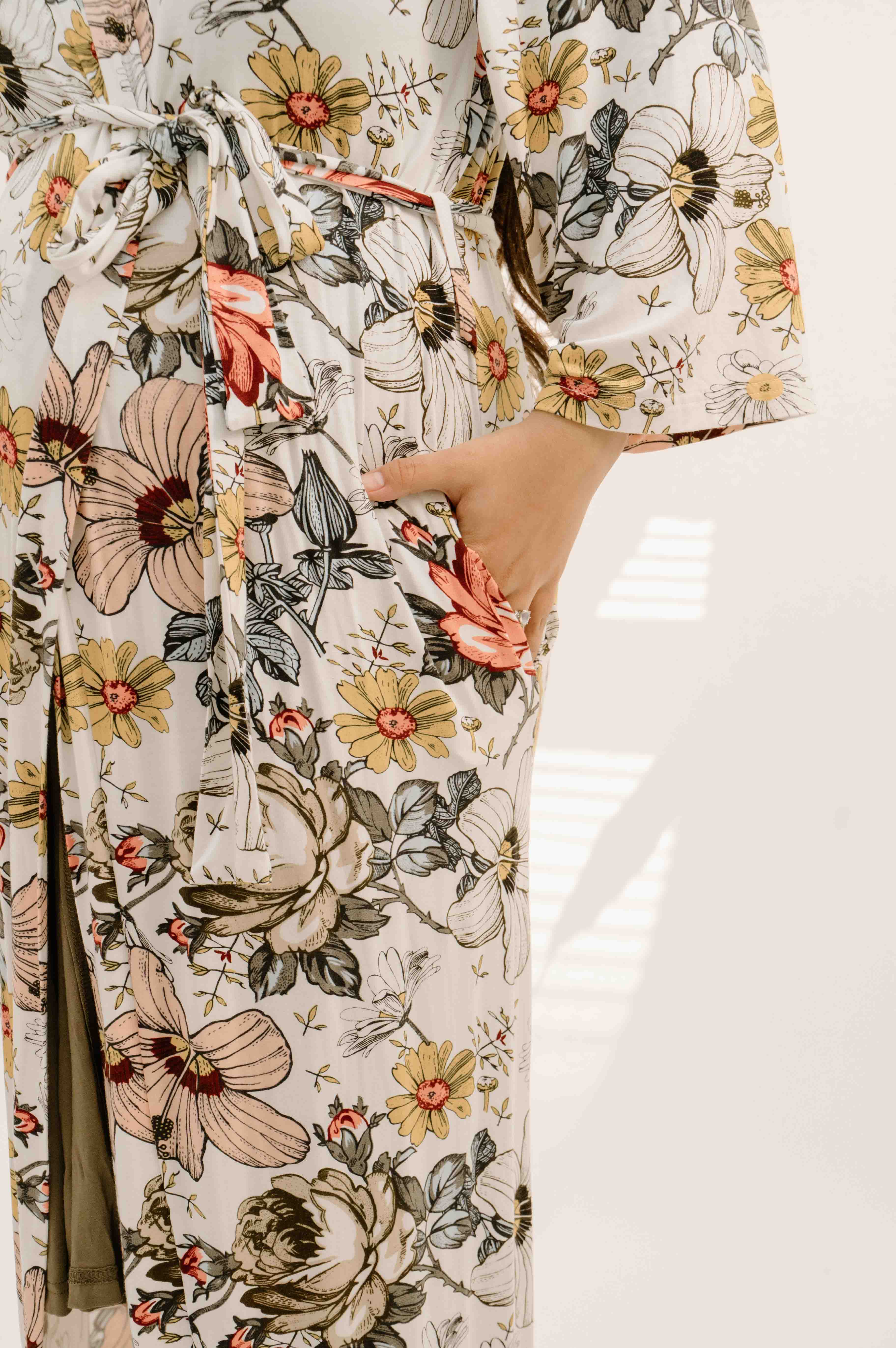Robes in Vintage Floral - Image 3