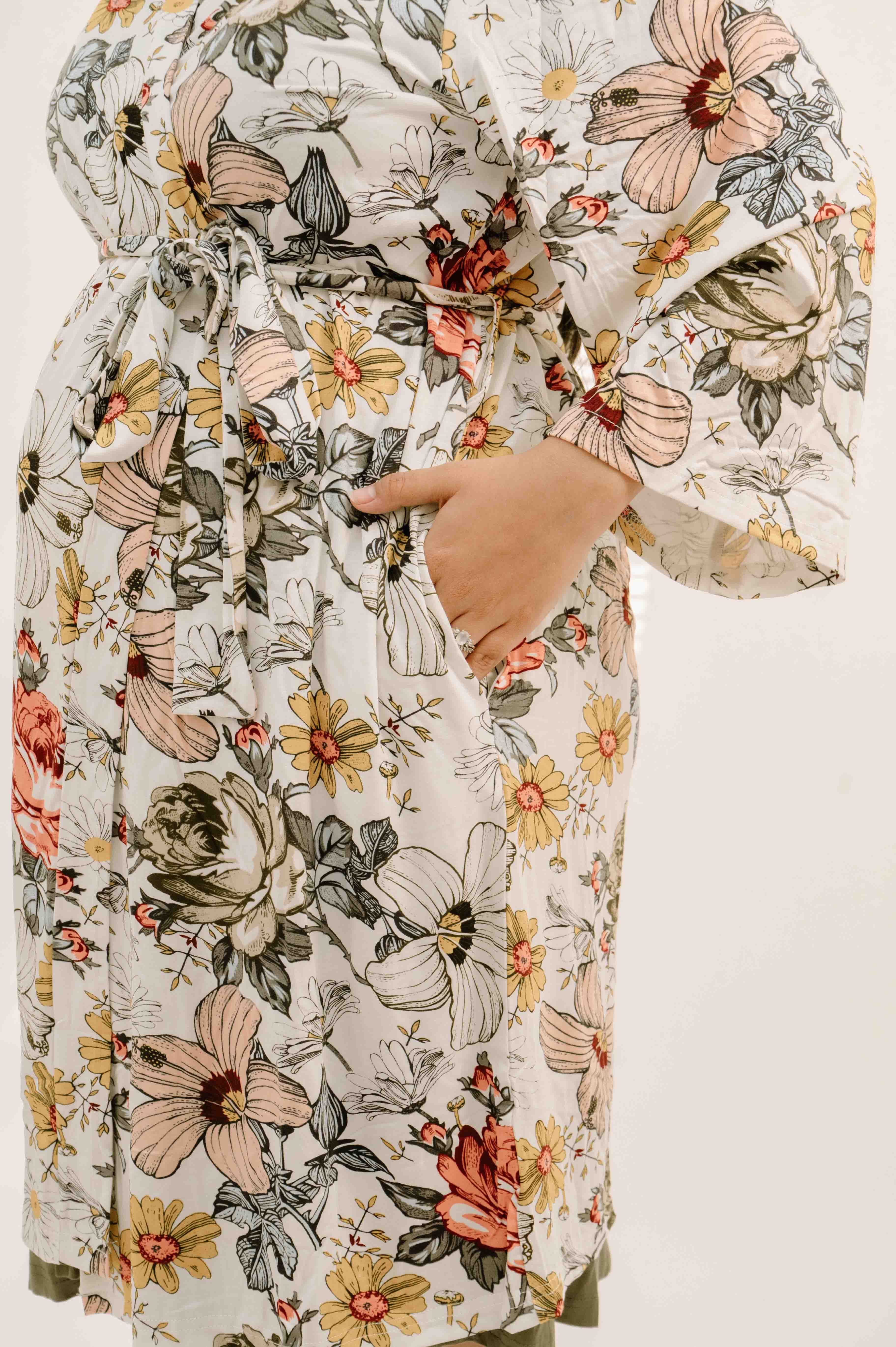 Robes in Vintage Floral - Image 4
